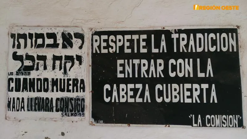 Para acceder, los hombres deben cubrirse la cabeza 