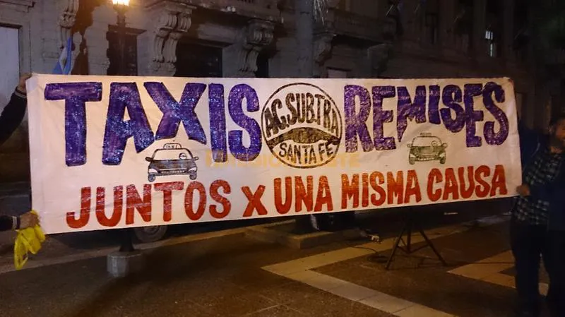 Los Taxista y Remiseros se suman a la manifestación por la inseguridad Los Taxista y Remiseros se suman a la manifestación por la inseguridad
