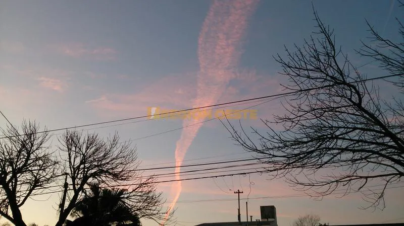 Líneas en el cielo de Rafaela  