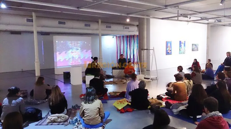 Meditación con cuencos en el espacio del Viejo Mercado 