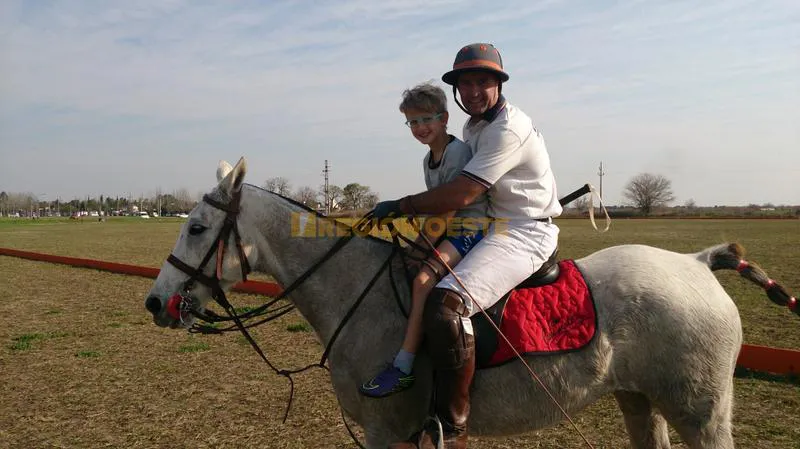 Polista participante del torneo que dejó inaugurada la nueva cancha Polista participante del torneo que dejó inaugurada la nueva cancha