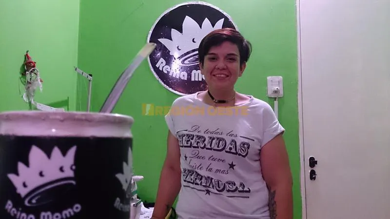 Cintia Echaniz de Reina Momo 