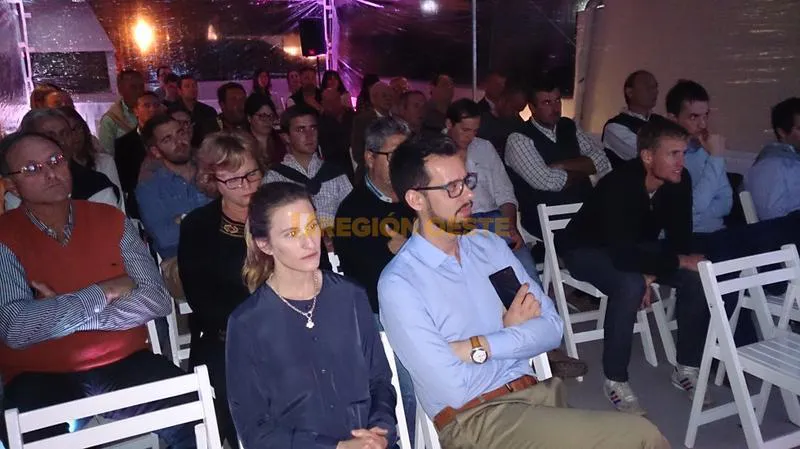 Charla de Hector Huergo la noche del jueves 15 de septiembe