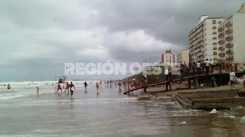 Marea alta en Santa Teresita