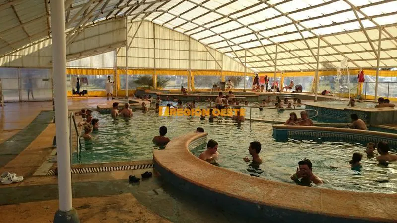 Piletas techadas en Termas de maría grande