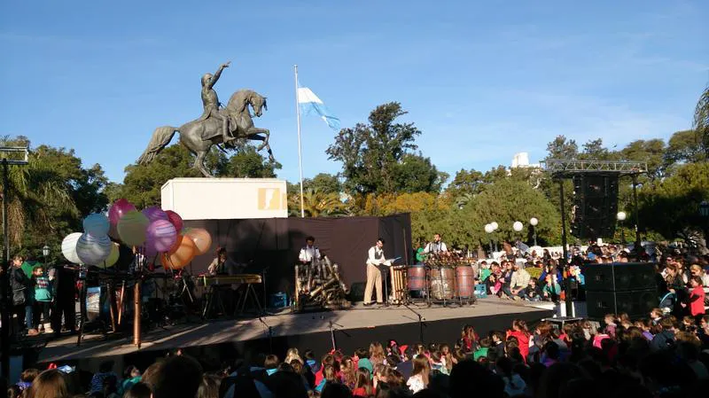 Globotomía en la plaza 25 de Mayo