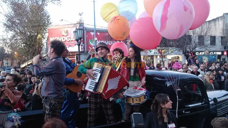 Babel Orkesta abriendo el telón del Festival de Teatro de Rafaela 2016