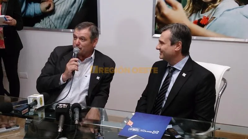 Luis Pochettino y Fernando Werlen en conferencia de prensa