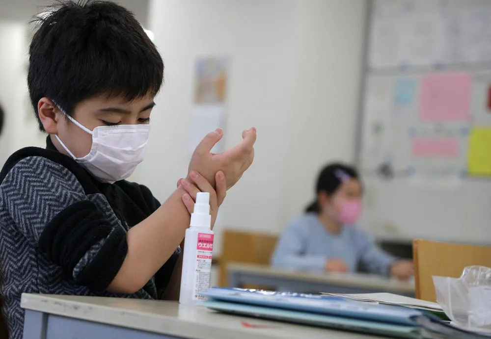 El uso de barbijos será obligatorio dentro y fuera del aula