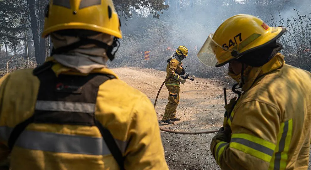Continua la lucha contra el fuego