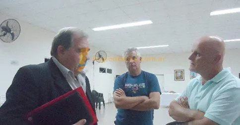 En marzo Morini aceptó la inivitación de FAA donde se gestionó la entrega del móvil policial.