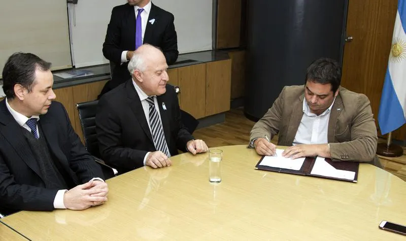 Foto Acuerdo Santa Fe