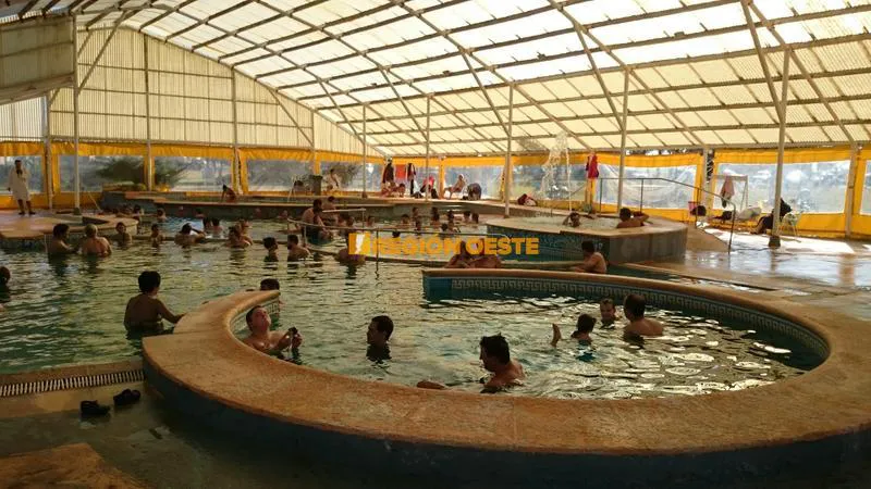 Piletas techadas en Termas de maría grande