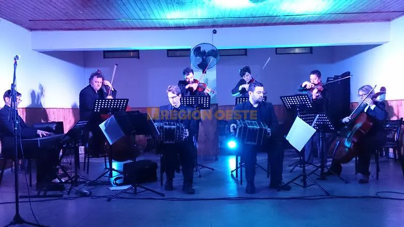 Orquesta Municipal de Tango en la Vecinal del Barrio Güemes