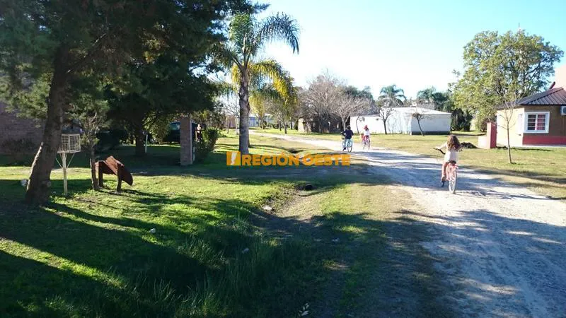 Parque y cabañas en Termas de María Grande
