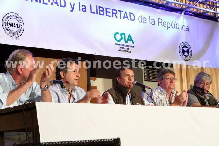 Carlos Garetto, presidente de ConInAgro, Luis Miguel Etchevehere, presidente de SRA, Eduardo Bagnis, presidente de la SR de Río IV, Rubén Ferrero, presidente de CRA y Eduardo Buzzi, presidente de FAA